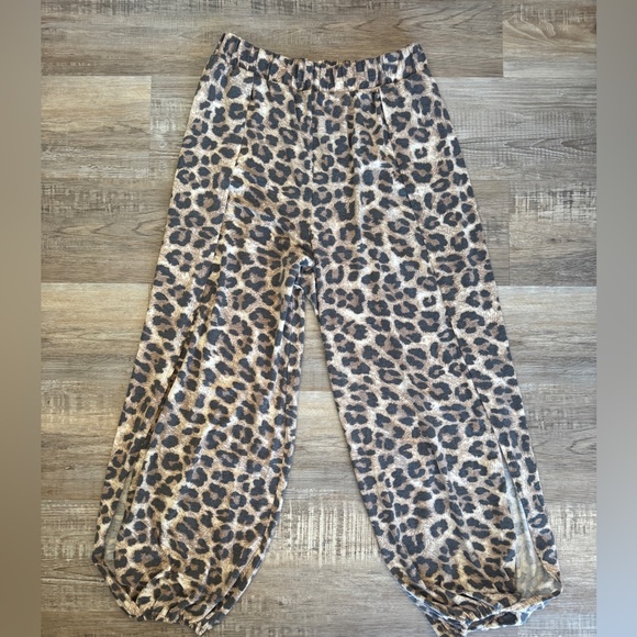 ZENANA Brown Leopard Harem pants with side slit flowy boho loungewear Size Large - Picture 2 of 6